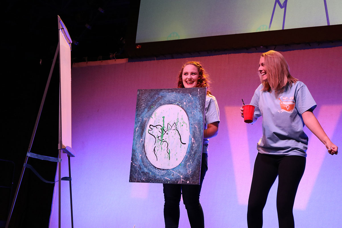 Contestants demonstrate painting talent