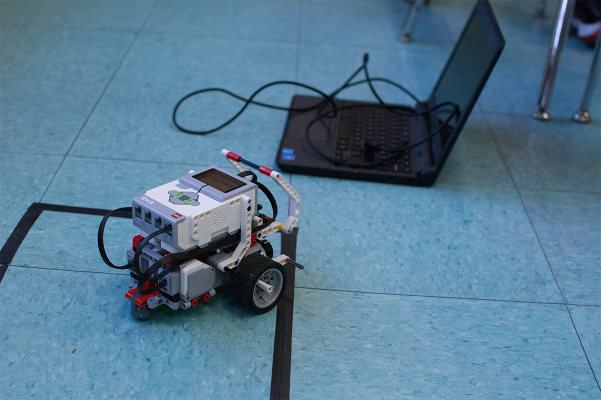 Photo of a EV3 LEGO Robot