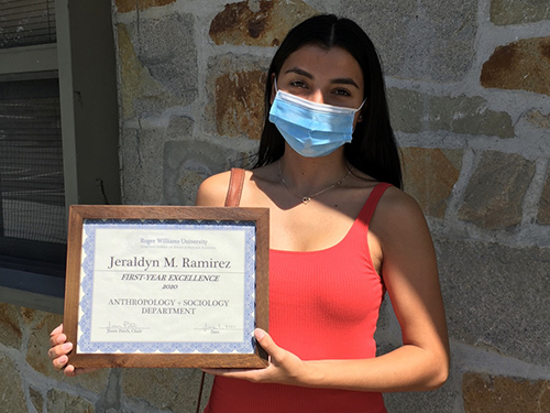 Jeraldyn holds a certificate