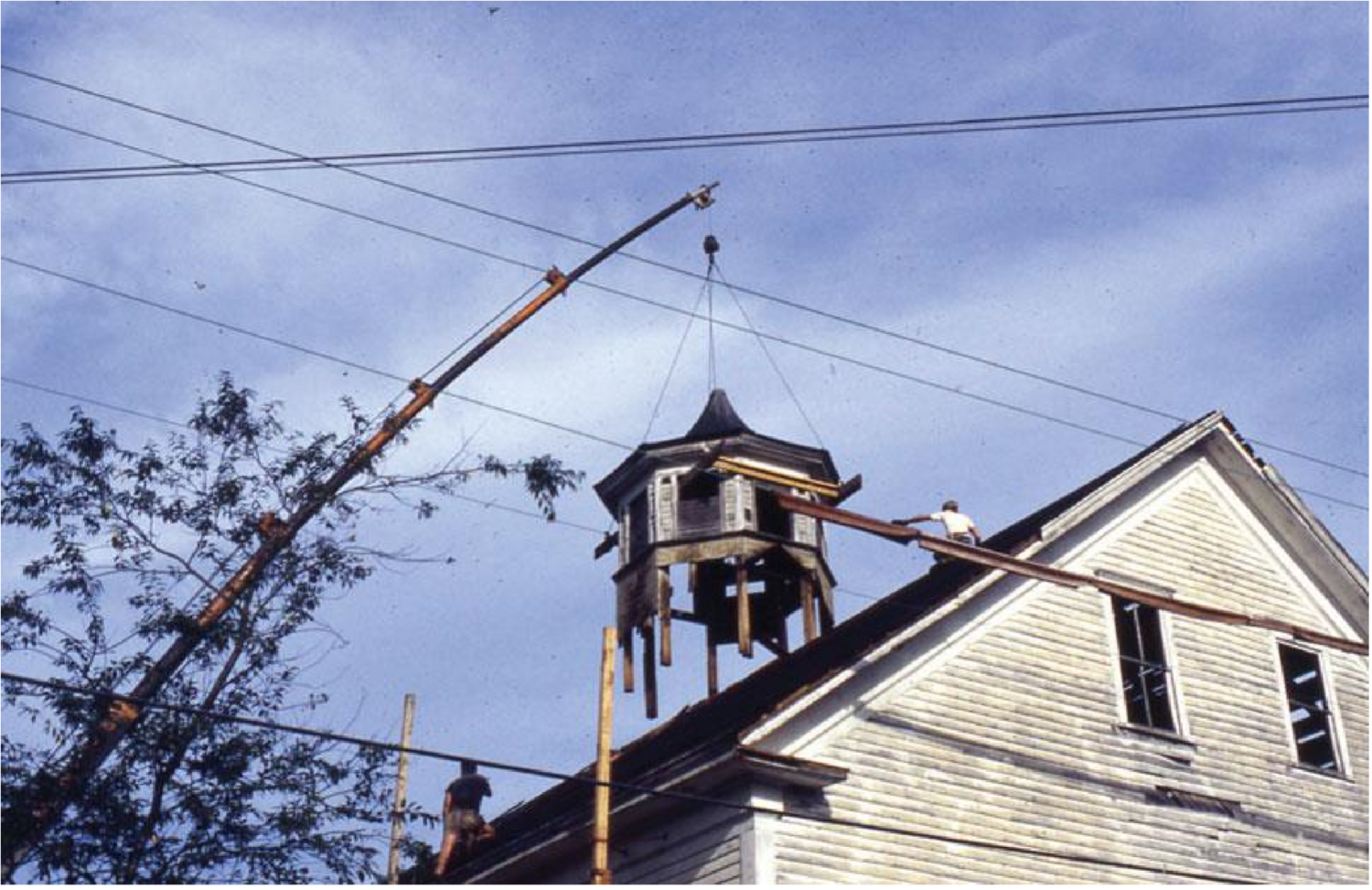 Crane removing the cupola
