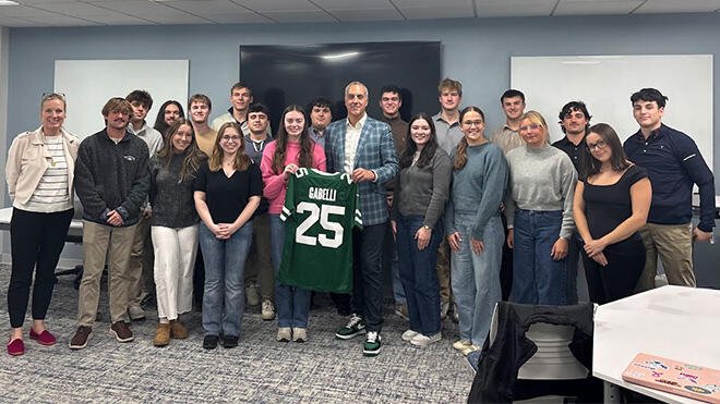 Students in GSB Mentorship Lab.