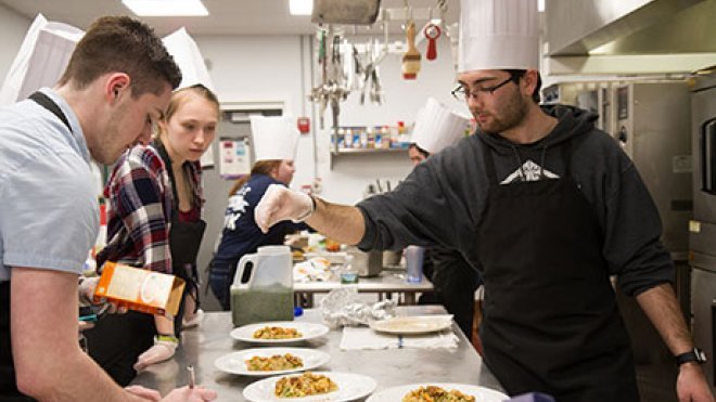 Students compete in Iron Chef Challenge for the Stay Break course.