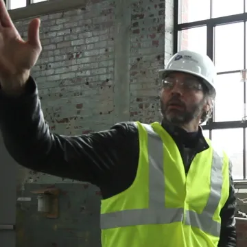 A headshot of Bill Tracey