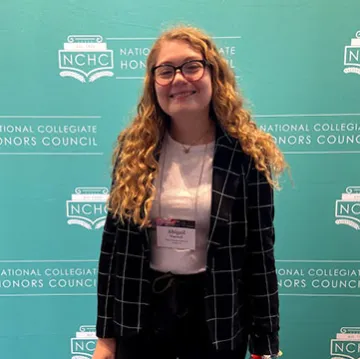 Headshot of Abby Maxwell