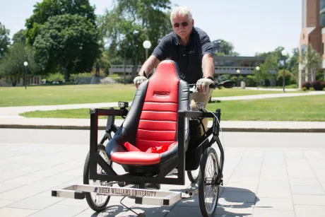 Professor demonstrates operating cycle.