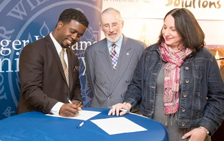 Stakeholders sign contract