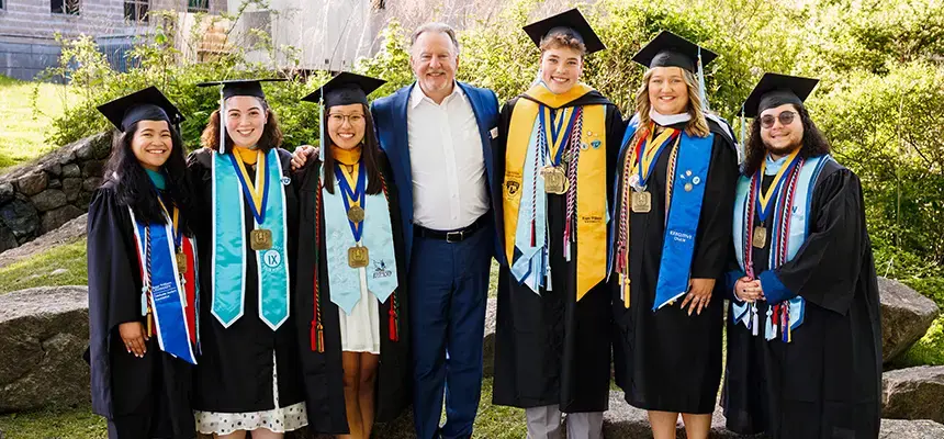Students receive 2025 Presidential Core Medallion