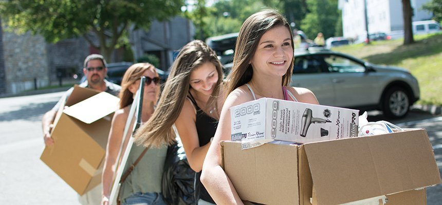 Picture of students moving in.