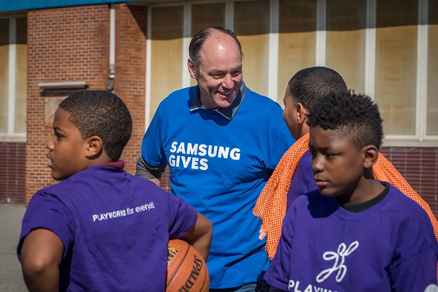 Tim Baxter volunteering on Samsung day of service.