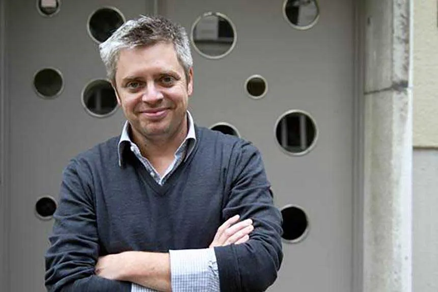 2014 – 2015 Paul Harding, Distinguished Visiting Author 