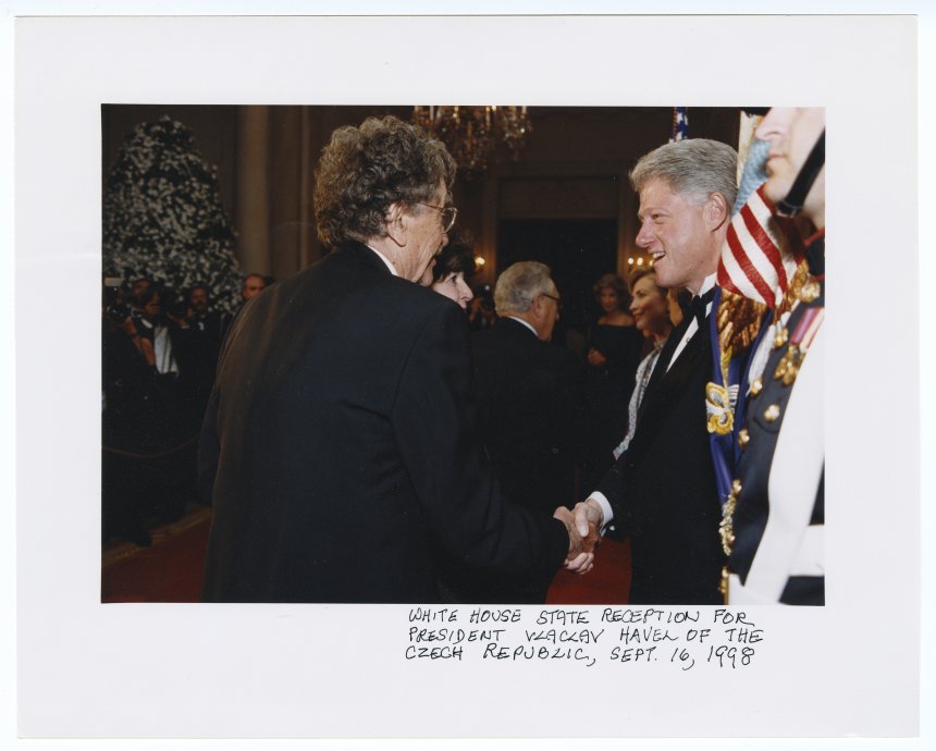 Photograph of Vonnegut and President Clinton, September 16, 1998